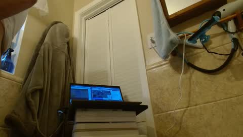 Snapshot of happyhogan1 chatting on 10, 1, 2025 Jhonassmann12 online show from 10, 1, 2025