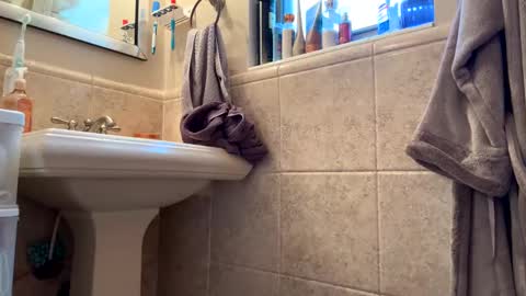 Snapshot of happyhogan1 chatting on 12, 1, 2025 Jhonassmann12 online show from 12, 1, 2025