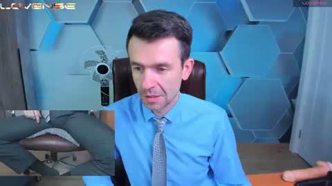 Snapshot of hard_and_juici chatting on 12, 6, 2026 Steve online show from 12, 6, 2026