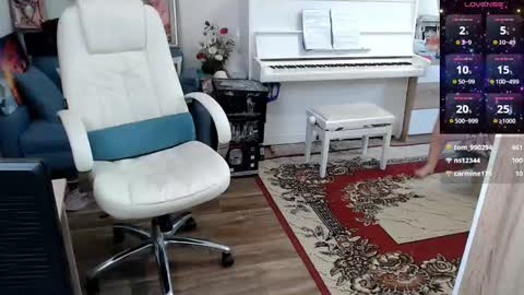 Elly online show from 23, 2, 2025