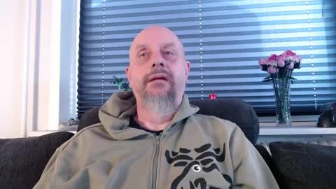 MrLazy online show from 8, 1, 2026