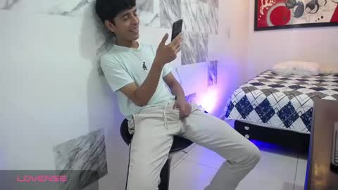 Snapshot of hardsexlove08 chatting on 6, 1, 2025 Andres Dean online show from 6, 1, 2025