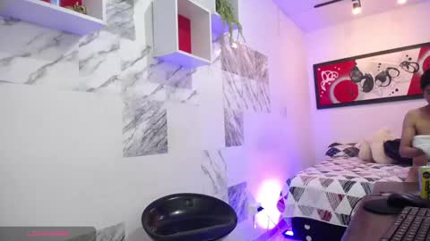 Snapshot of hardsexlove08 chatting on 7, 3, 2025 Andres Dean online show from 7, 3, 2025