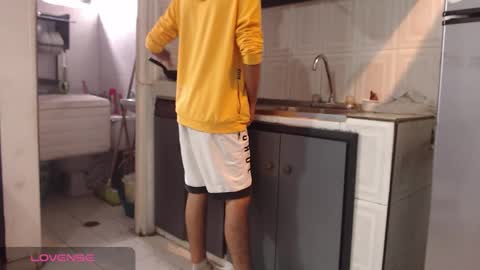 Snapshot of hardsexlove08 chatting on 8, 9, 2025 Andres Dean online show from 8, 9, 2025