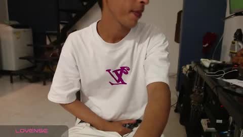 Snapshot of hardsexlove08 chatting on 10, 9, 2025 Andres Dean online show from 10, 9, 2025