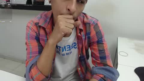 Snapshot of hardsexlove08 chatting on 22, 10, 2025 Andres Dean online show from 22, 10, 2025