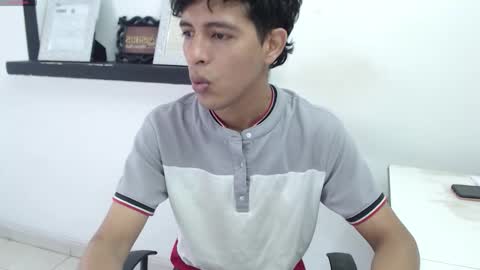 Snapshot of hardsexlove08 chatting on 25, 10, 2025 Andres Dean online show from 25, 10, 2025