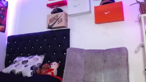 harley_quinnn111 online show from 13, 2, 2025