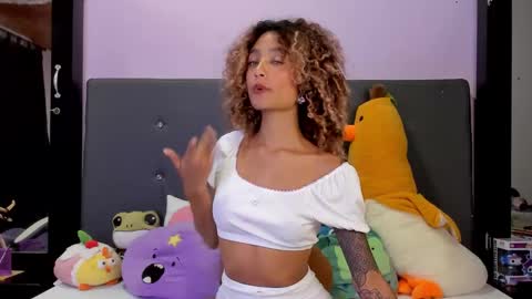 Snapshot of harmonyy_hill chatting on 21, 12, 2025 Harmony Hill online show from 21, 12, 2025