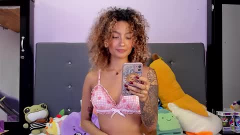 Snapshot of harmonyy_hill chatting on 7, 2, 2026 Harmony Hill online show from 7, 2, 2026