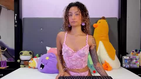 Snapshot of harmonyy_hill chatting on 22, 2, 2026 Harmony Hill online show from 22, 2, 2026