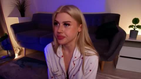 Snapshot of harpi_cruz chatting on 21, 9, 2025 Its KIra hello HUSH is here online show from 21, 9, 2025