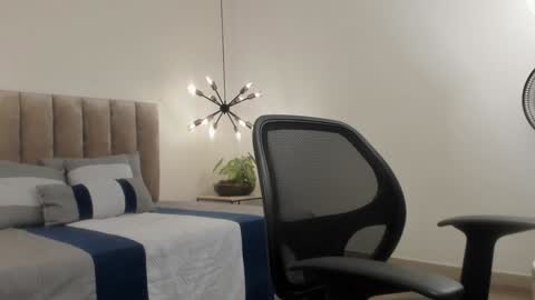 Harry Jones online show from 1, 2, 2025