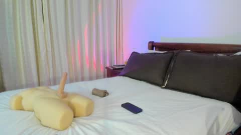 Nicole online show from 30, 9, 2025