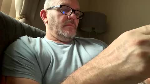 hawks2113 online show from 10, 2, 2025