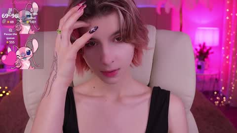 Snapshot of haylaamber chatting on 7, 1, 2025 haylaamber online show from 7, 1, 2025