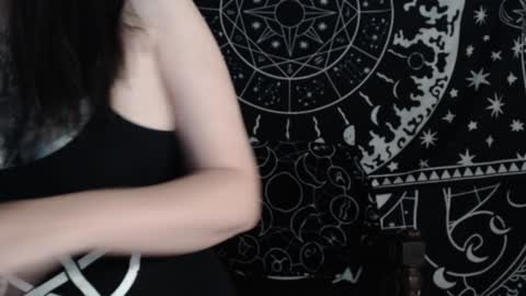 Hayle Woods online show from 12, 12, 2024