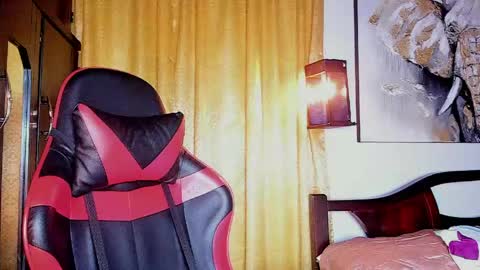 Snapshot of hazbinstudio chatting on 3, 5, 2026 hazbinstudio online show from 3, 5, 2026
