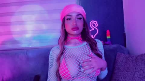 Snapshot of hazeeell chatting on 6, 1, 2025 Marie online show from 6, 1, 2025