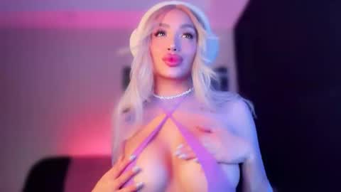 Snapshot of hazeeell chatting on 30, 9, 2025 Marie online show from 30, 9, 2025