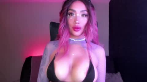 Snapshot of hazeeell chatting on 16, 10, 2025 Marie online show from 16, 10, 2025