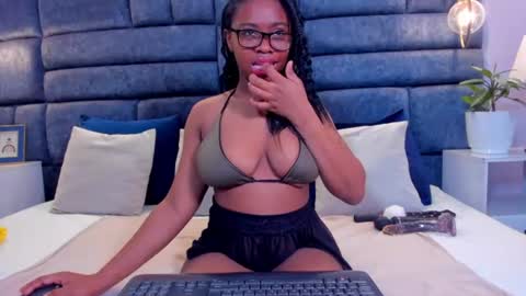 Snapshot of hazel_lanee chatting on 6, 7, 2026 hazel_lanee online show from 6, 7, 2026