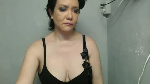 hazelannenatividad3 online show from 23, 4, 2026