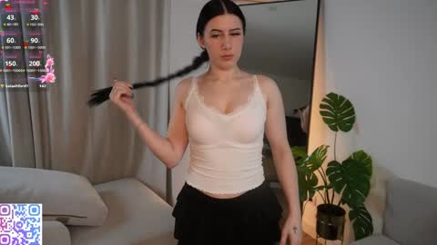 hazelhayees online show from 5, 3, 2026