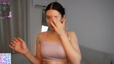 hazelhayees online show from 7, 3, 2026