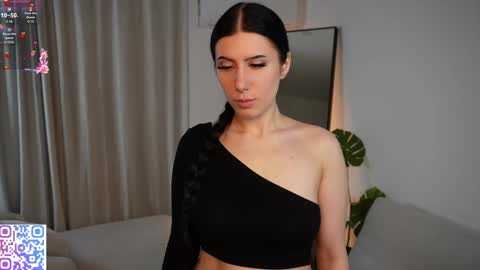 hazelhayees online show from 8, 3, 2026