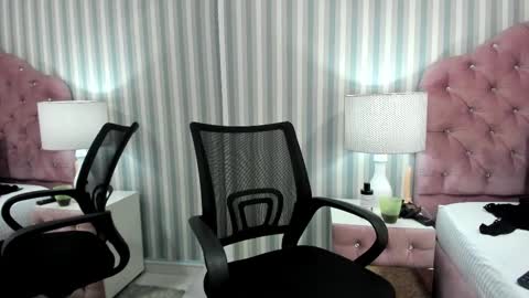 HazelMoret online show from 21, 2, 2025