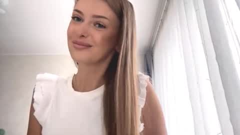 Snapshot of heart_petal chatting on 26, 9, 2025 Mona online show from 26, 9, 2025