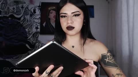 Snapshot of heatherdemonzx_ chatting on 2, 2, 2025 HEATHER DEMONZX Please help me to reach 100 thumbs up online show from 2, 2, 2025