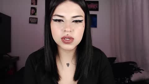 Snapshot of heatherdemonzx_ chatting on 12, 9, 2025 HEATHER DEMONZX Please help me to reach 100 thumbs up online show from 12, 9, 2025