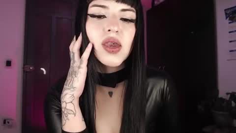 HEATHER DEMONZX   Please help me to reach 100 thumbs up online show from 29, 7, 2026