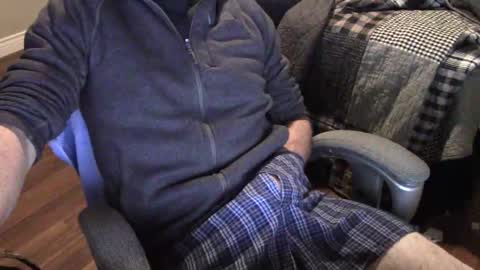 Snapshot of heavilyhung chatting on 29, 10, 2025 John online show from 29, 10, 2025