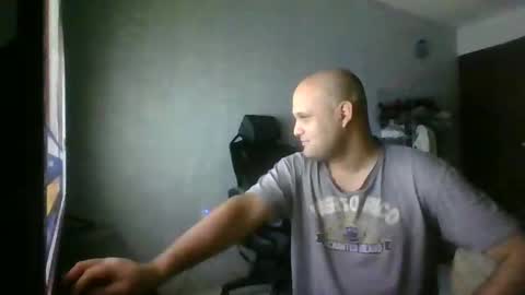 Snapshot of heavy_rebellxc chatting on 25, 12, 2024 Heavy Rebell online show from 25, 12, 2024