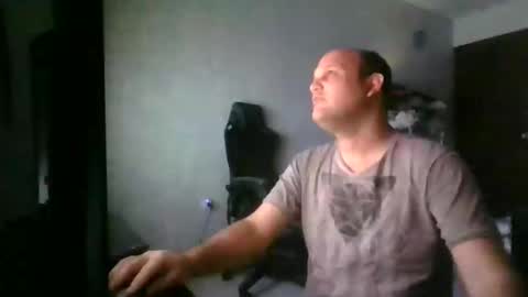 Snapshot of heavy_rebellxc chatting on 24, 2, 2025 Heavy Rebell online show from 24, 2, 2025