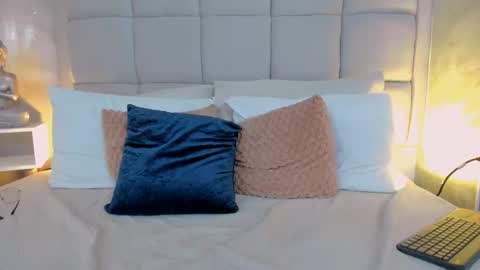 Keira Hecate online show from 16, 9, 2025