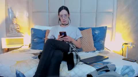 Keira Hecate online show from 9, 10, 2025