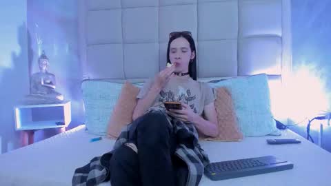 Keira Hecate online show from 18, 11, 2025