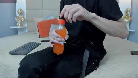 Keira Hecate online show from 18, 4, 2026