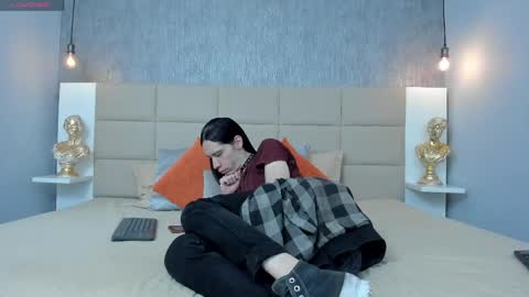 Keira Hecate online show from 21, 4, 2026