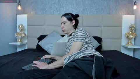 Snapshot of hecate1_ chatting on 30, 4, 2026 Keira Hecate online show from 30, 4, 2026
