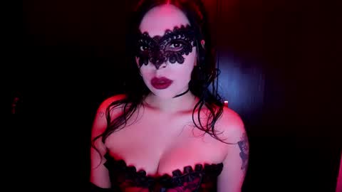 Snapshot of hecate_and_crow chatting on 31, 10, 2025 online show from 31, 10, 2025