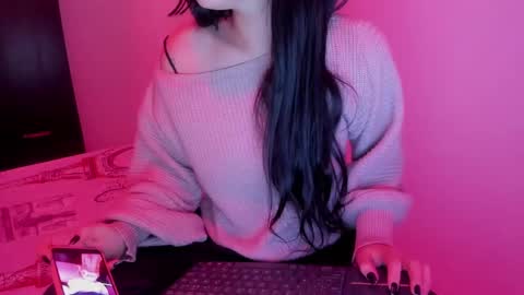 Snapshot of hecate_and_crow chatting on 12, 11, 2025 online show from 12, 11, 2025