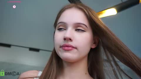 Snapshot of hecola chatting on 17, 9, 2025 Nika next stream 200pm GMT online show from 17, 9, 2025