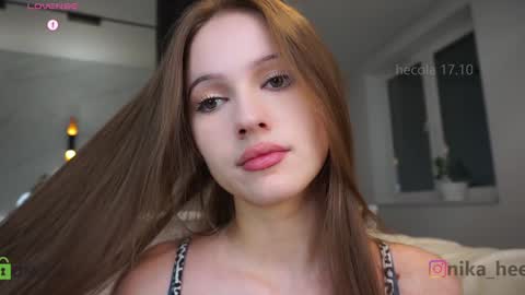 Snapshot of hecola chatting on 17, 10, 2025 Nika next stream 200pm GMT online show from 17, 10, 2025