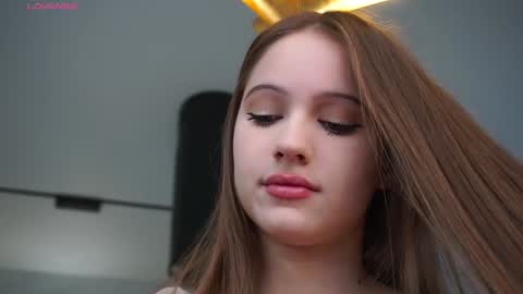 Snapshot of hecola chatting on 2, 11, 2025 Nika next stream 200pm GMT online show from 2, 11, 2025