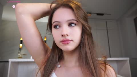 Snapshot of hecola chatting on 22, 11, 2025 Nika next stream 200pm GMT online show from 22, 11, 2025